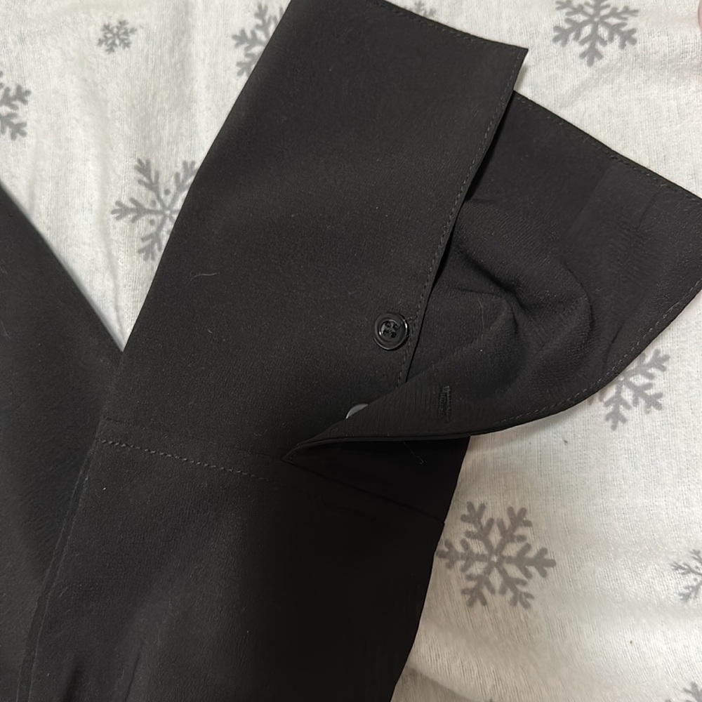 Pretty Little Thing button up - Picture 3 of 4